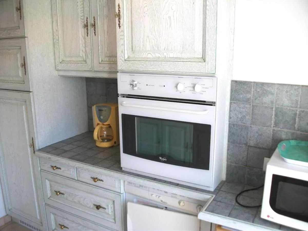 Grand Résidence: Spacious Apartment near Beach with Pool Cavalaire-sur-Mer