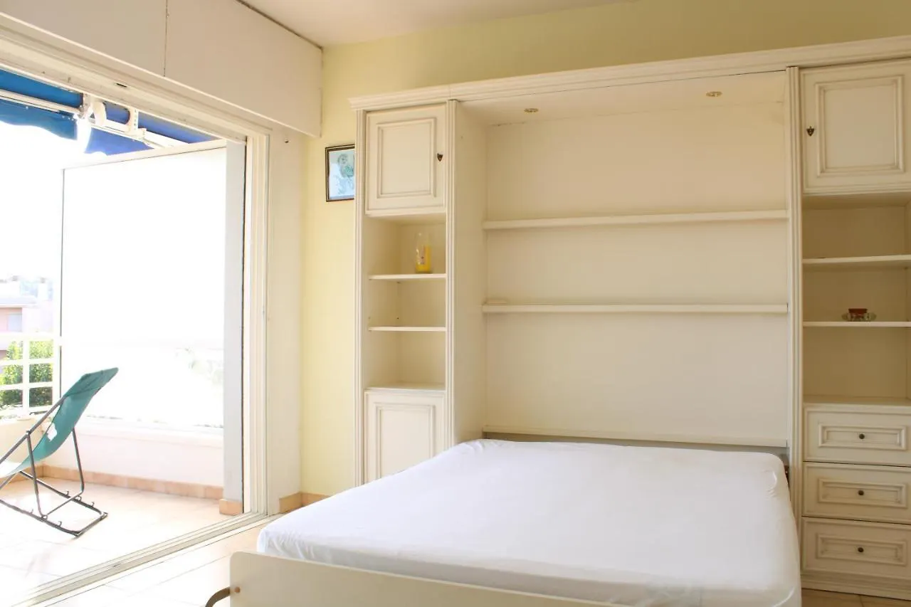 Grand Résidence: Spacious Apartment near Beach with Pool Cavalaire-sur-Mer