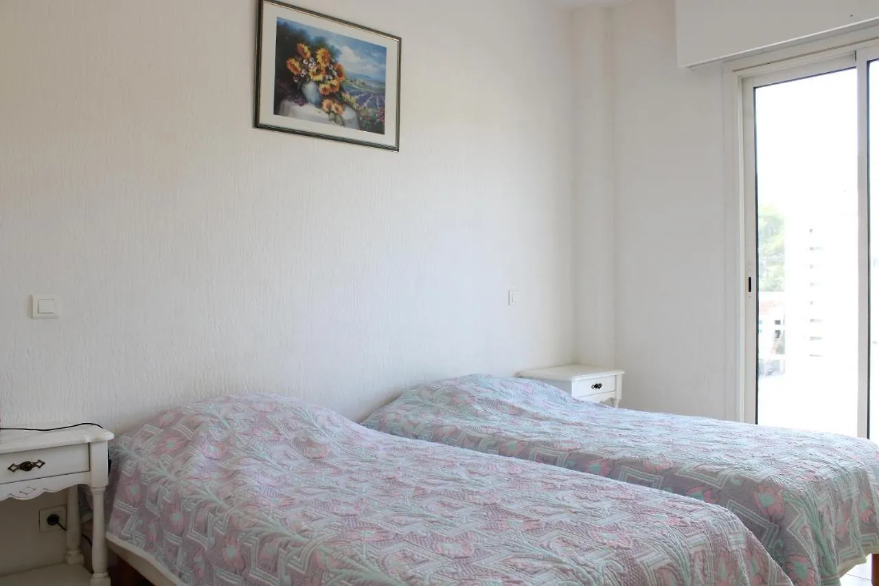 Grand Résidence: Spacious Apartment near Beach with Pool Cavalaire-sur-Mer France